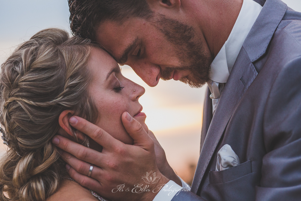 Ils & Elles Photographie – Audrey & Thomas WEB-683 coiffure et maquillage mariée hello beauté